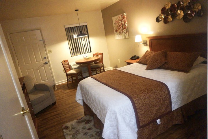 Room 2 of 61