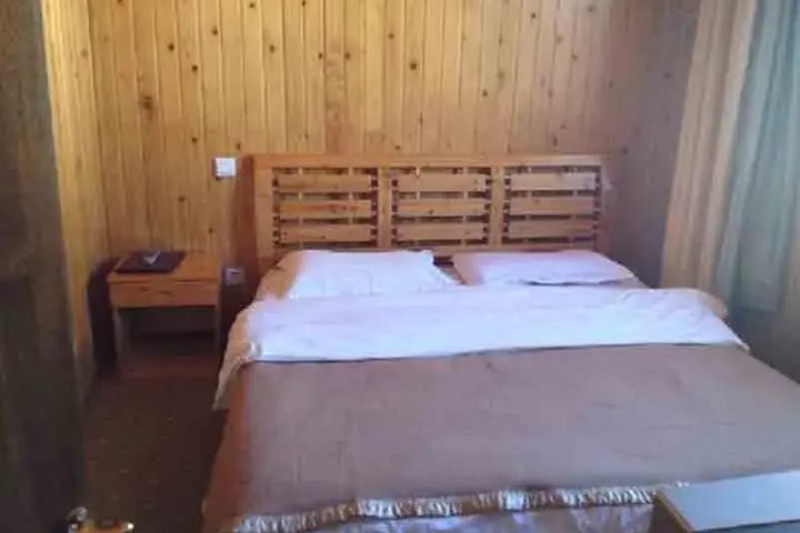 Room 4 of 6