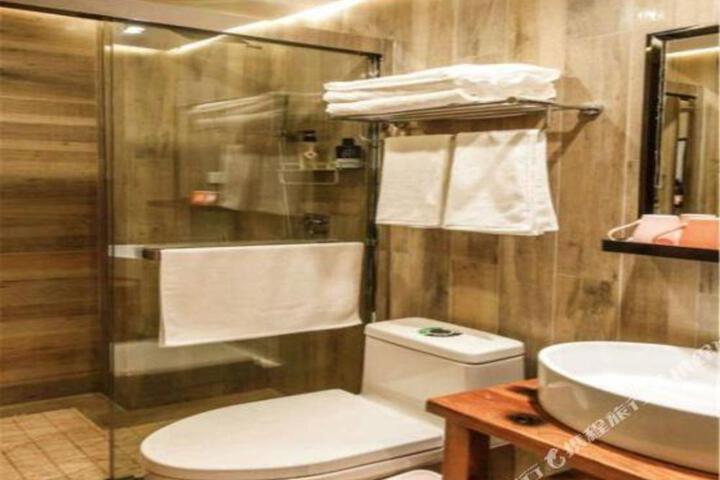 Elsewhere Hotel