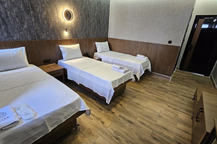 Room 5 of 39