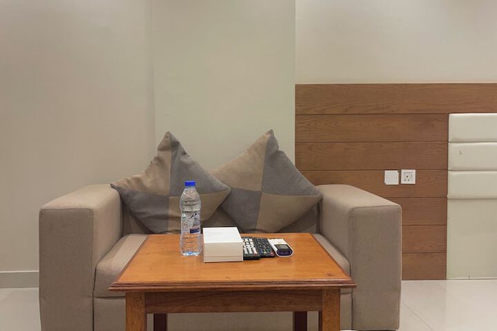 Room 11 of 40
