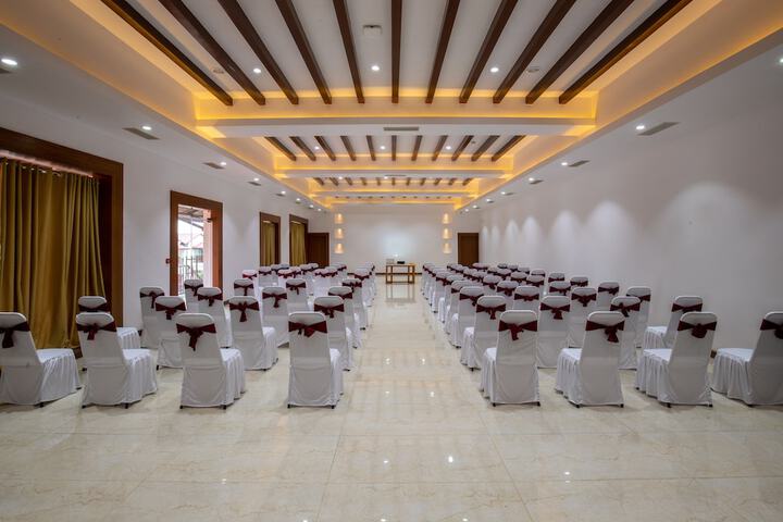 Business Center 89 of 96