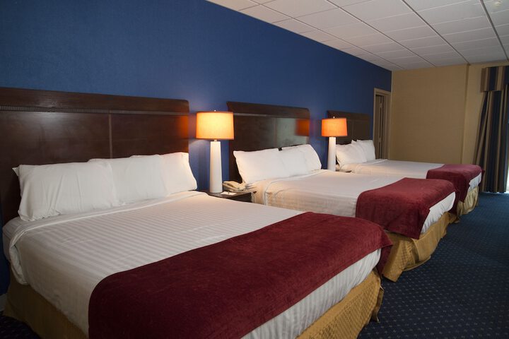 2 Queen Beds (7 of 21)