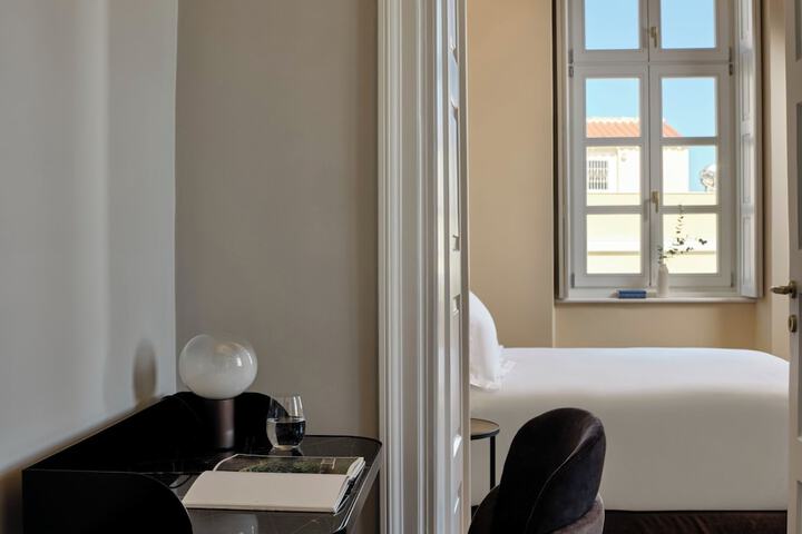 Room 115 of 206