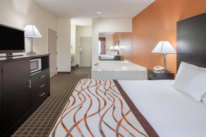 1 King Bed (7 of 8)