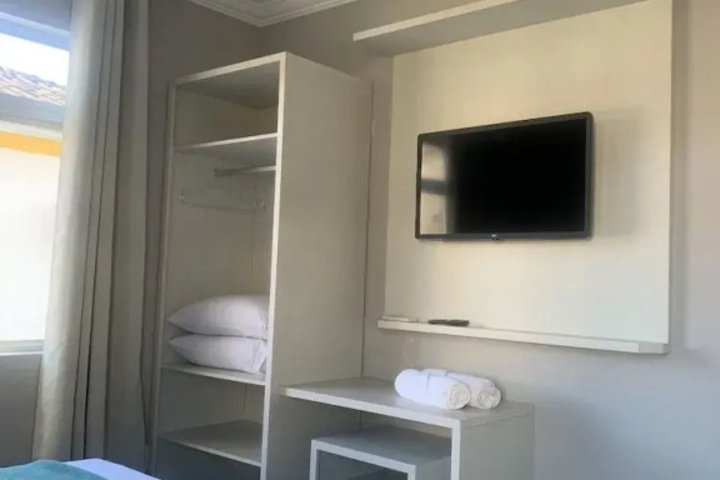 Room 3 of 9