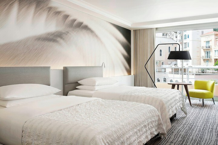 Room 26 of 212