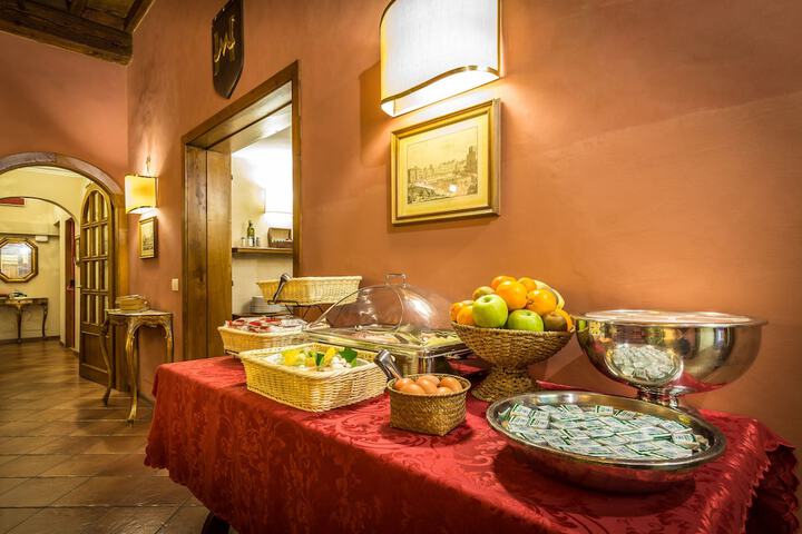 Dining 54 of 60