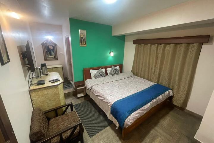 Room 10 of 29