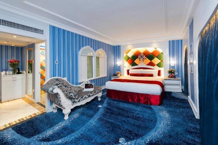 Room 37 of 80