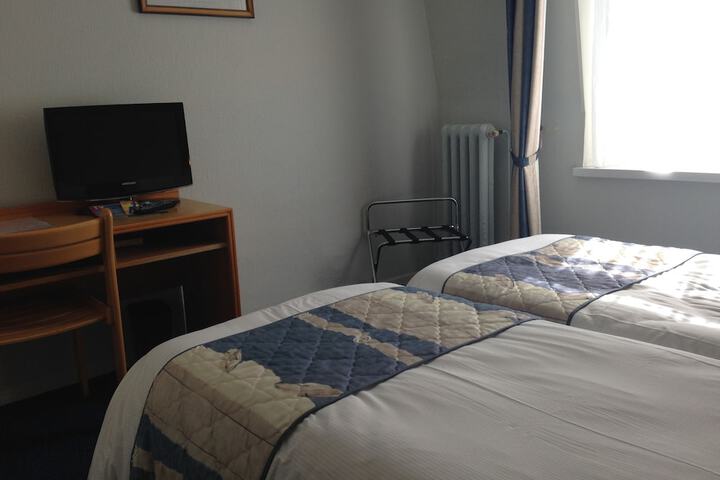 Room 9 of 39
