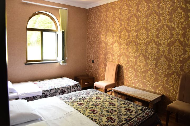 Room 15 of 15