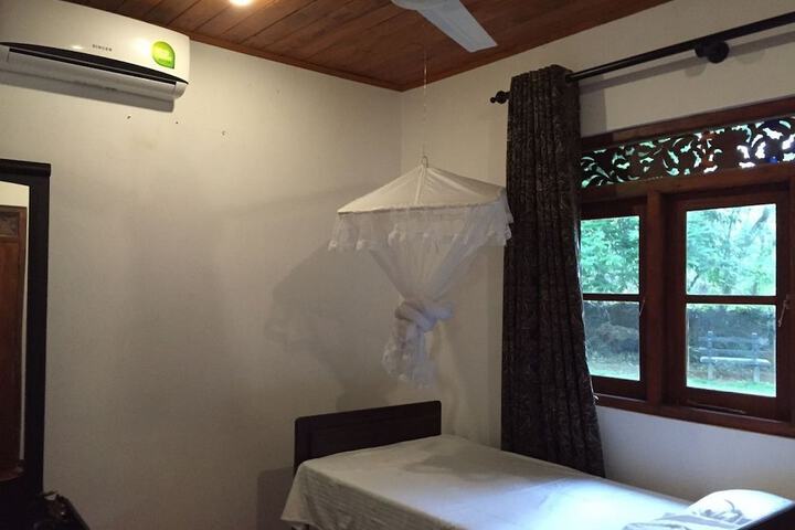 Room 4 of 39