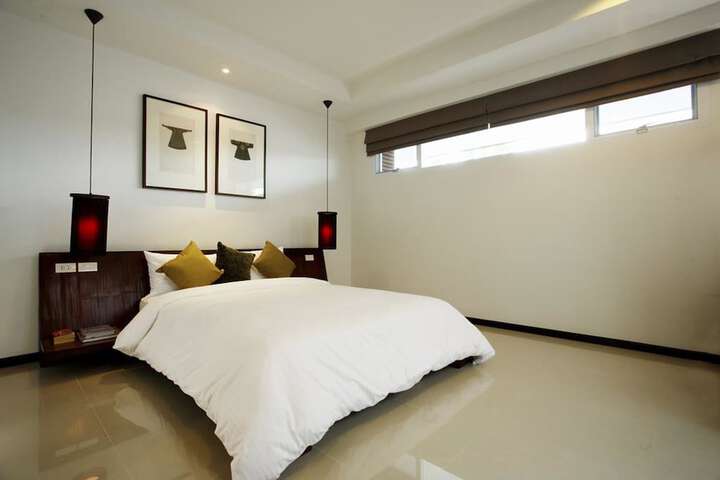 Room 4 of 15