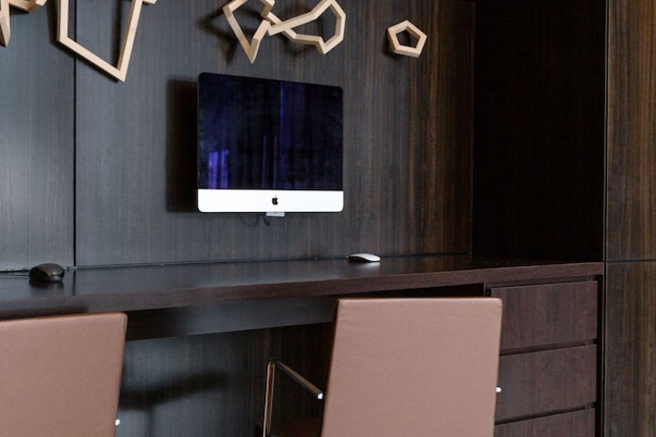 Business Center 2 of 31