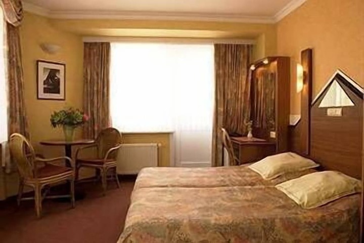Room 14 of 31