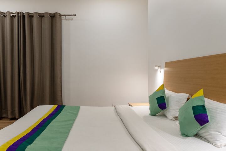 Room 11 of 35