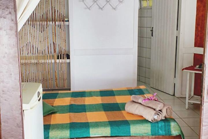 Room 5 of 32