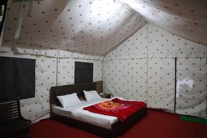 Room 4 of 14