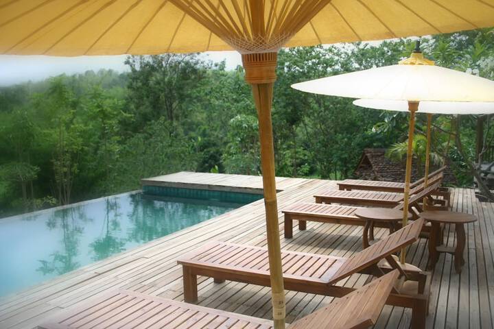Sundeck 46 of 53