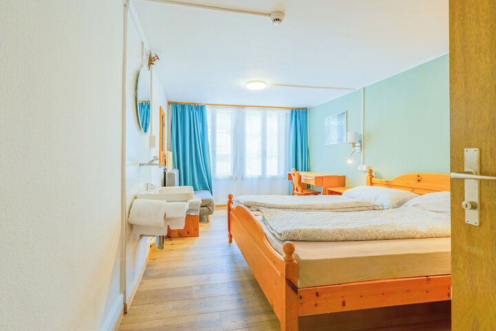 Room 22 of 37