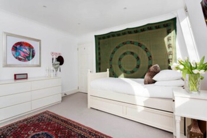 Room 29 of 35