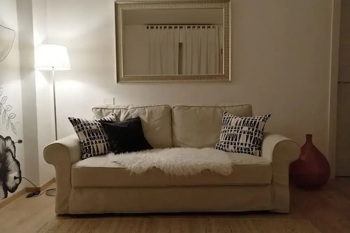 Room 10 of 20