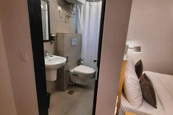 Room 35 of 67