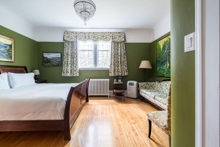 Room 18 of 51