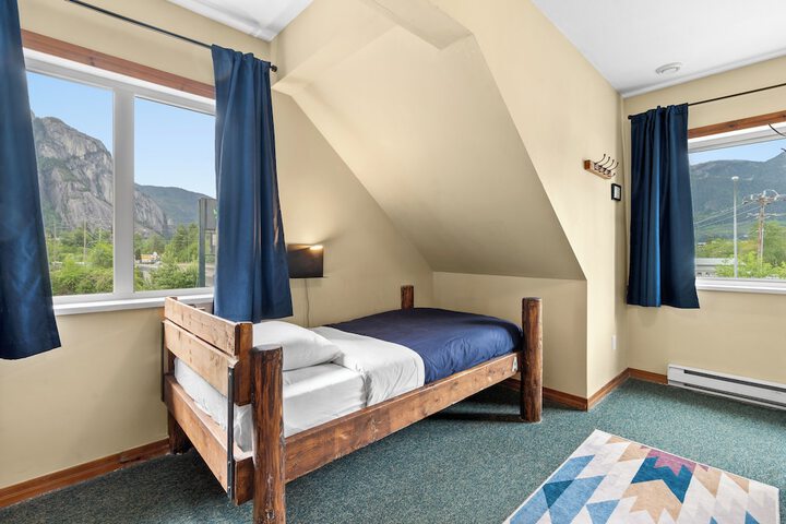 Room 30 of 83