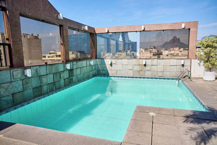 Pool 92 of 144