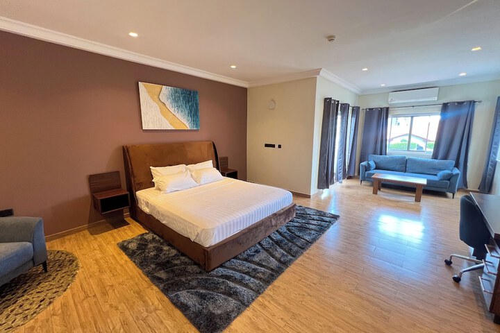 Room 26 of 28