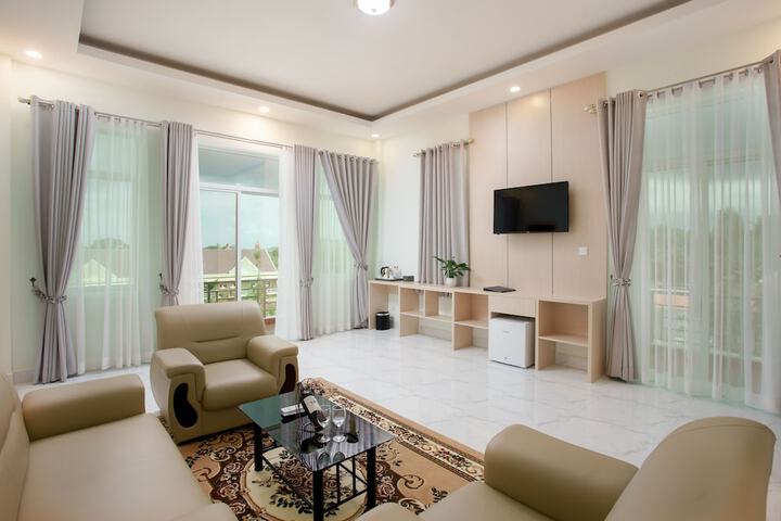 Room 6 of 43