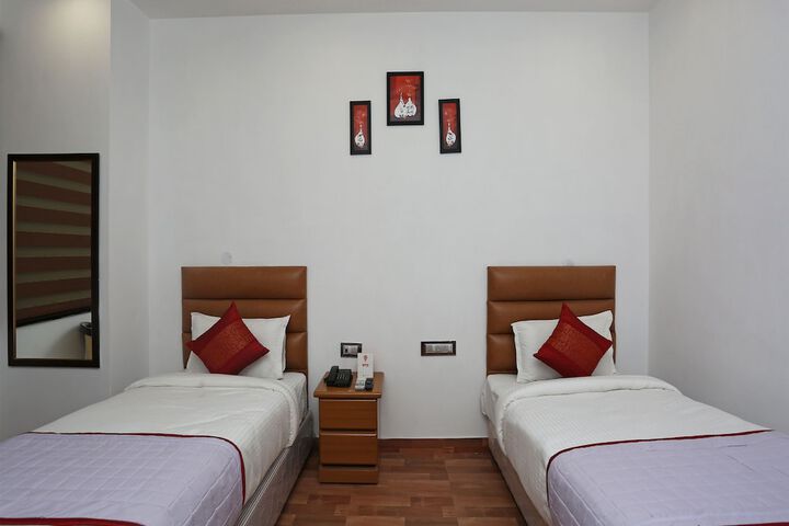 Room 7 of 25