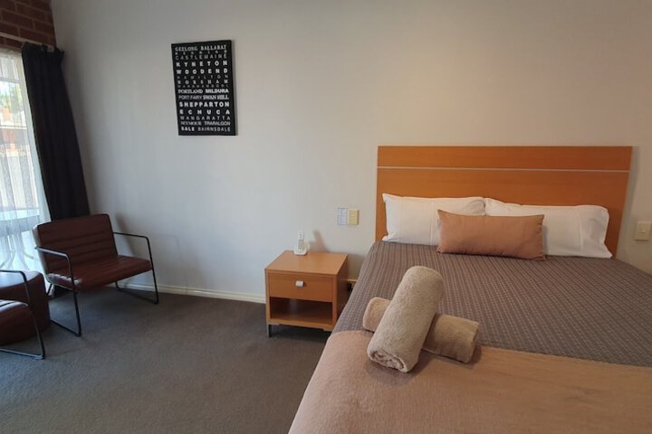Room 16 of 32