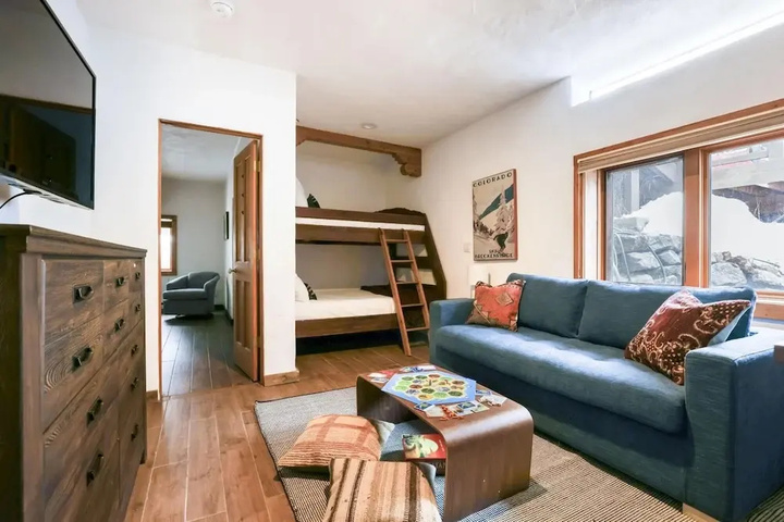 Room 2 of 21