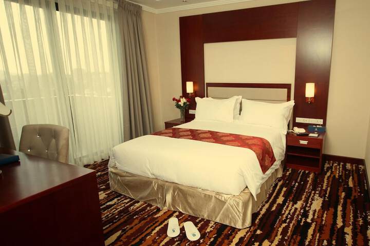 Room 7 of 33