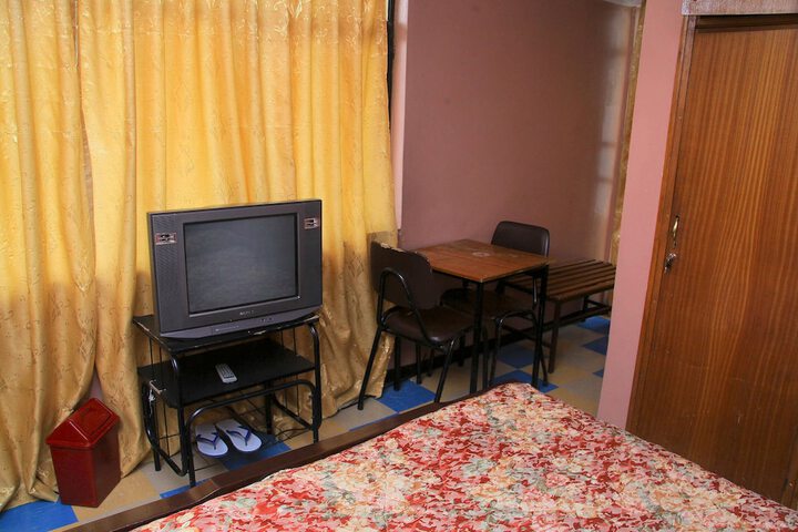 Room 9 of 30