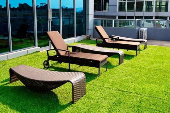 Sundeck 1 of 12
