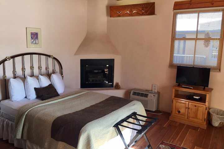 Room 9 of 82
