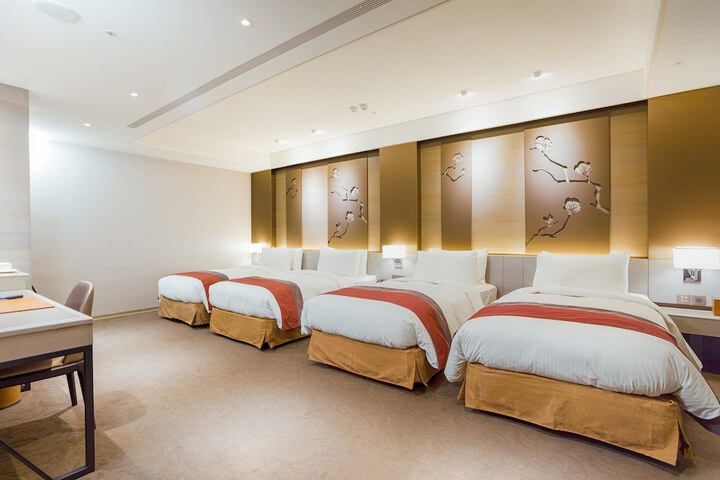 Room 35 of 105
