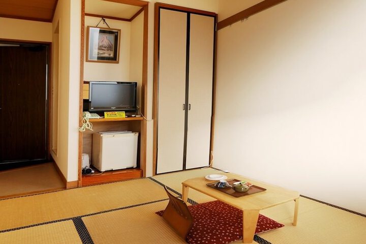 Room 7 of 27