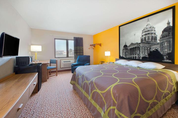 1 King Bed (13 of 13)