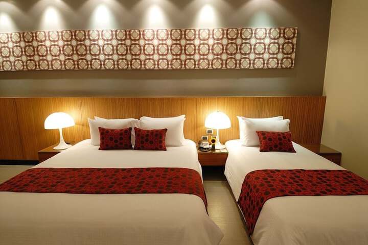 Room 40 of 168