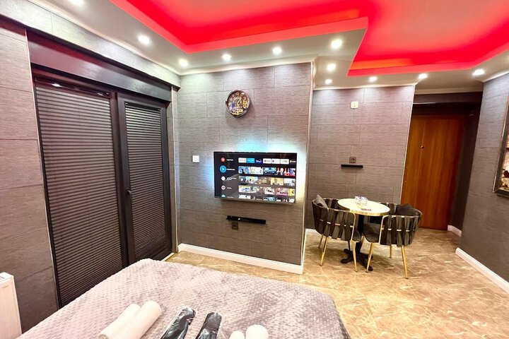 Room 3 of 18