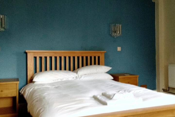 Room 27 of 48