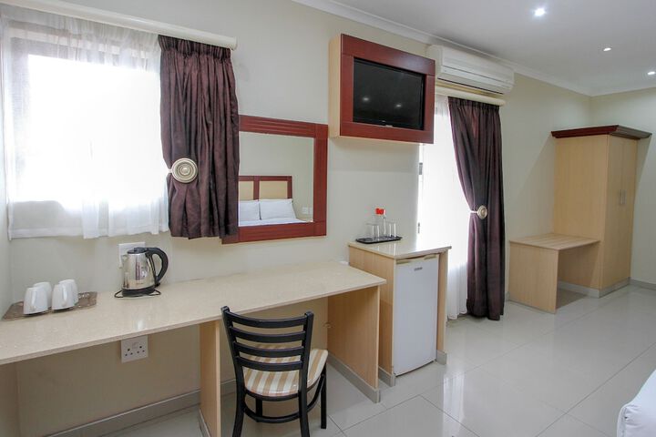 Room 5 of 26