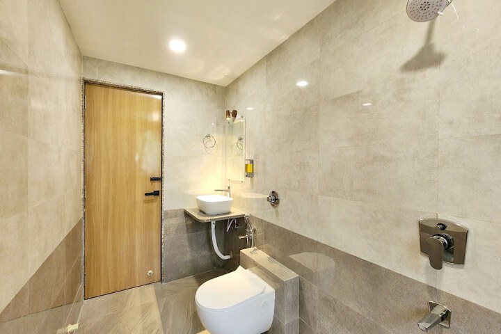 Room 10 of 27