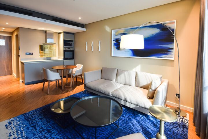 Room 41 of 100