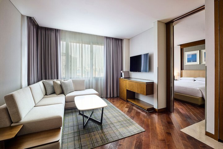 Room 17 of 60